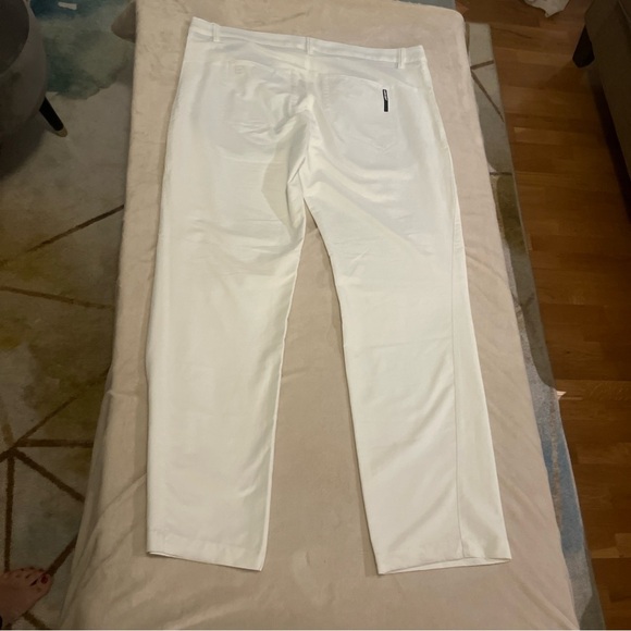 Like new  Galvin Green NED Ventil8 Golf pants White Stretch UV Men's Size 40x34 - Picture 7 of 10